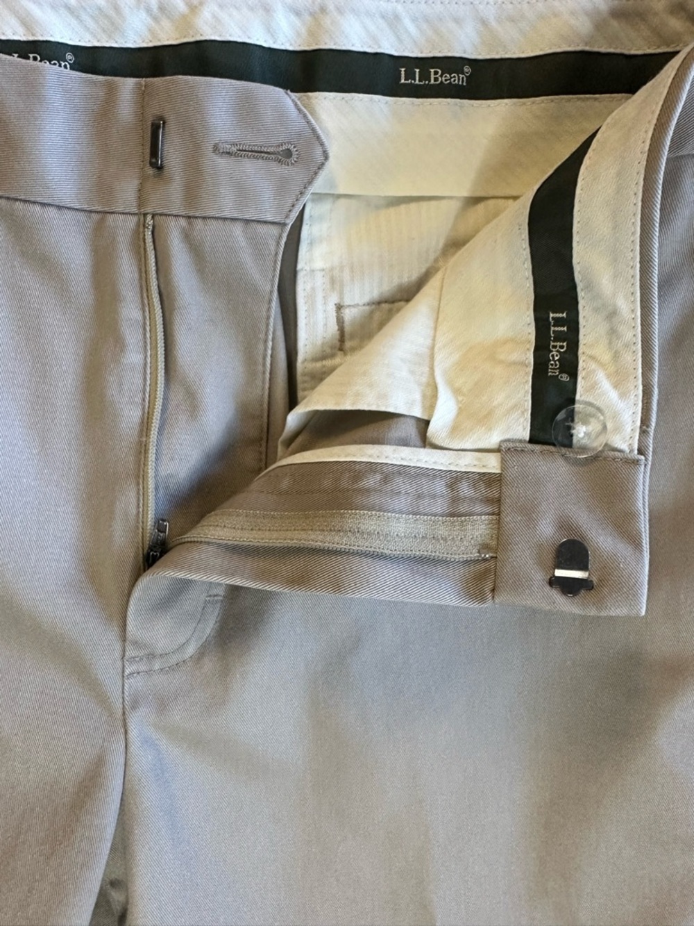 L.L.Bean Standard Fit‎ Beige Chinos - Size 30